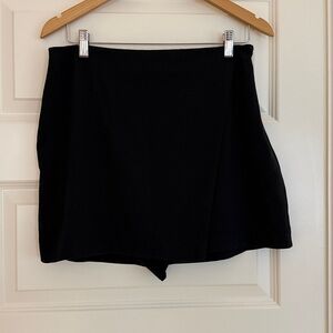 Abercrombie Black Scarlett Mini Skort